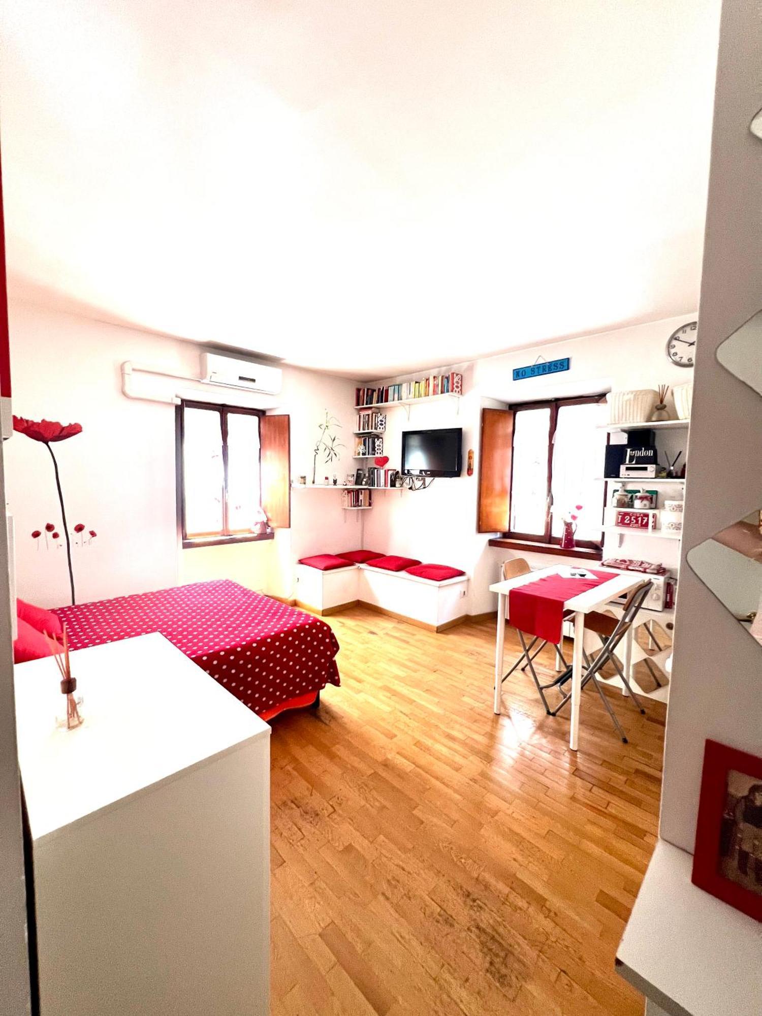 Lovely Studio Near Colosseum Рим Екстер'єр фото