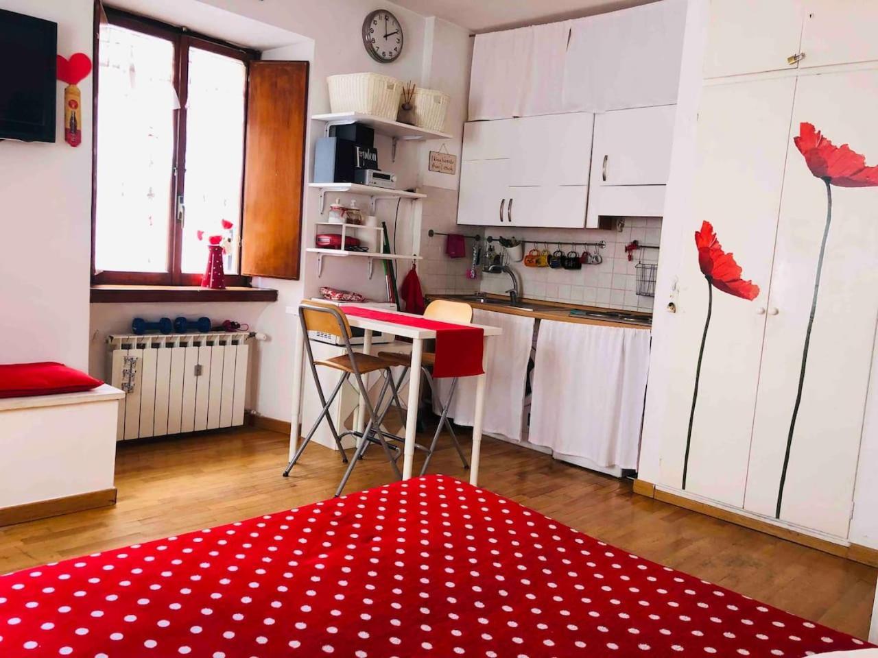 Lovely Studio Near Colosseum Рим Екстер'єр фото